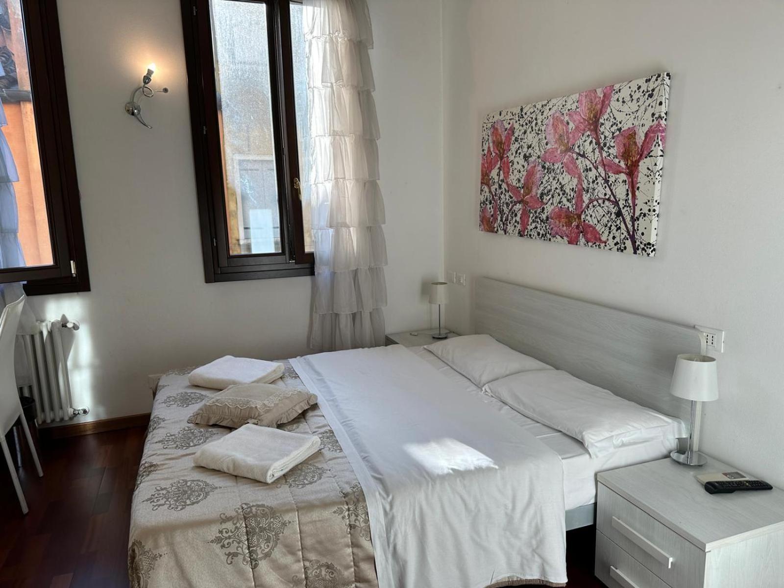 Ca' Degli Specchieri Hotel Venesia Bagian luar foto
