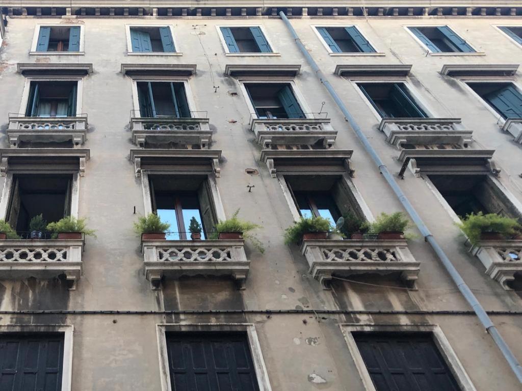 Ca' Degli Specchieri Hotel Venesia Bagian luar foto